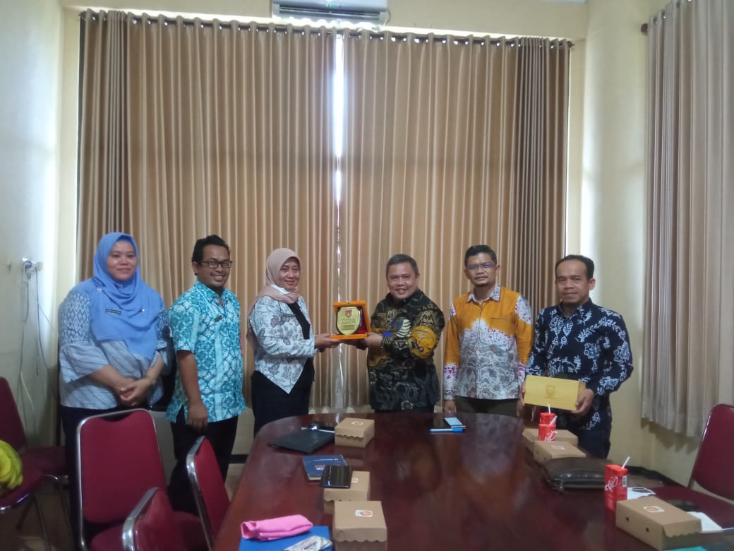 KUNJUNGAN KAJI TIRU DARI BAPPEDA KOTA WARINGIN BARAT KALIMANTAN TENGAH KE LOKASI IAD